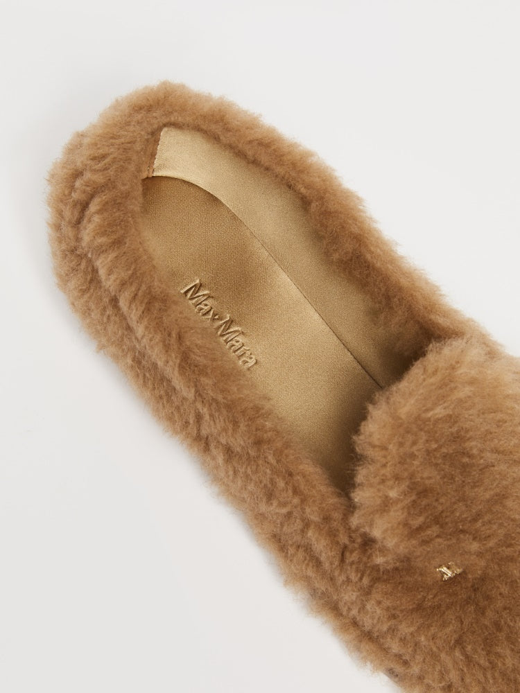 Teddy fabric slippers - Slipper Lounge