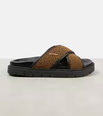 Party - Slipper Lounge