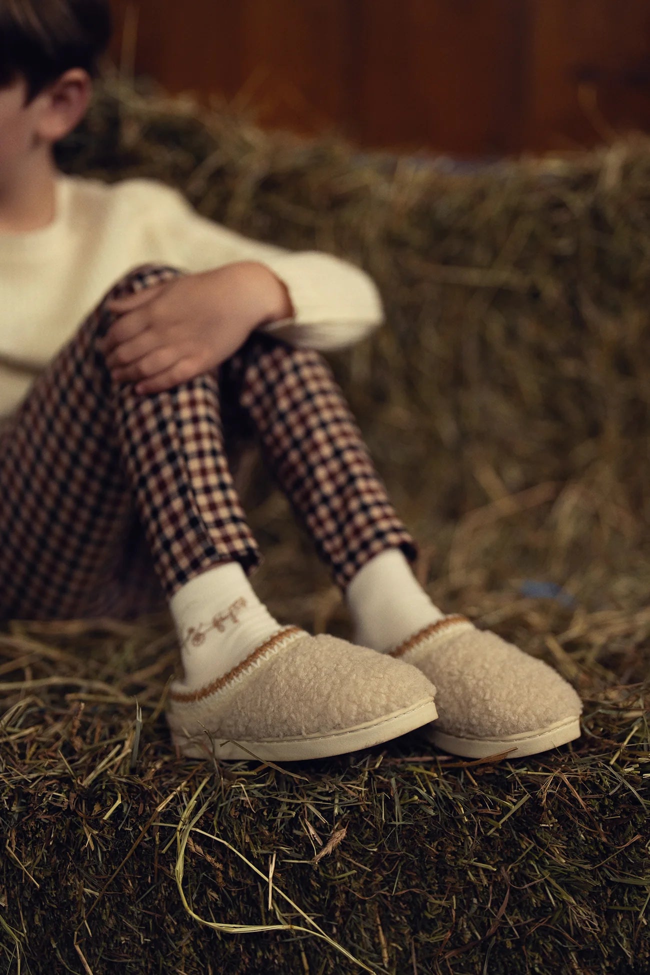 Shearling Embroidered Trim Slipper-Vanilla - Slipper Lounge