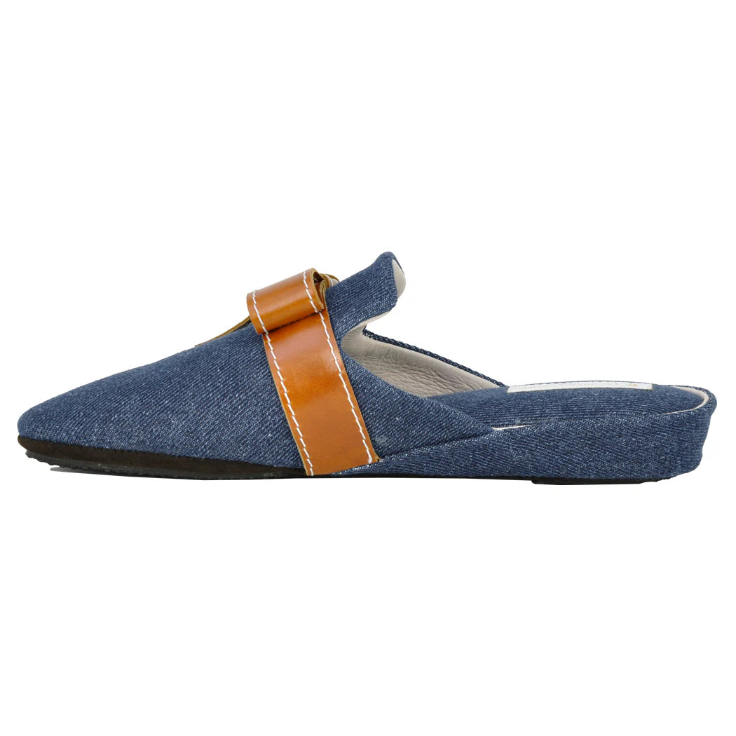 Marissa - Slipper Lounge