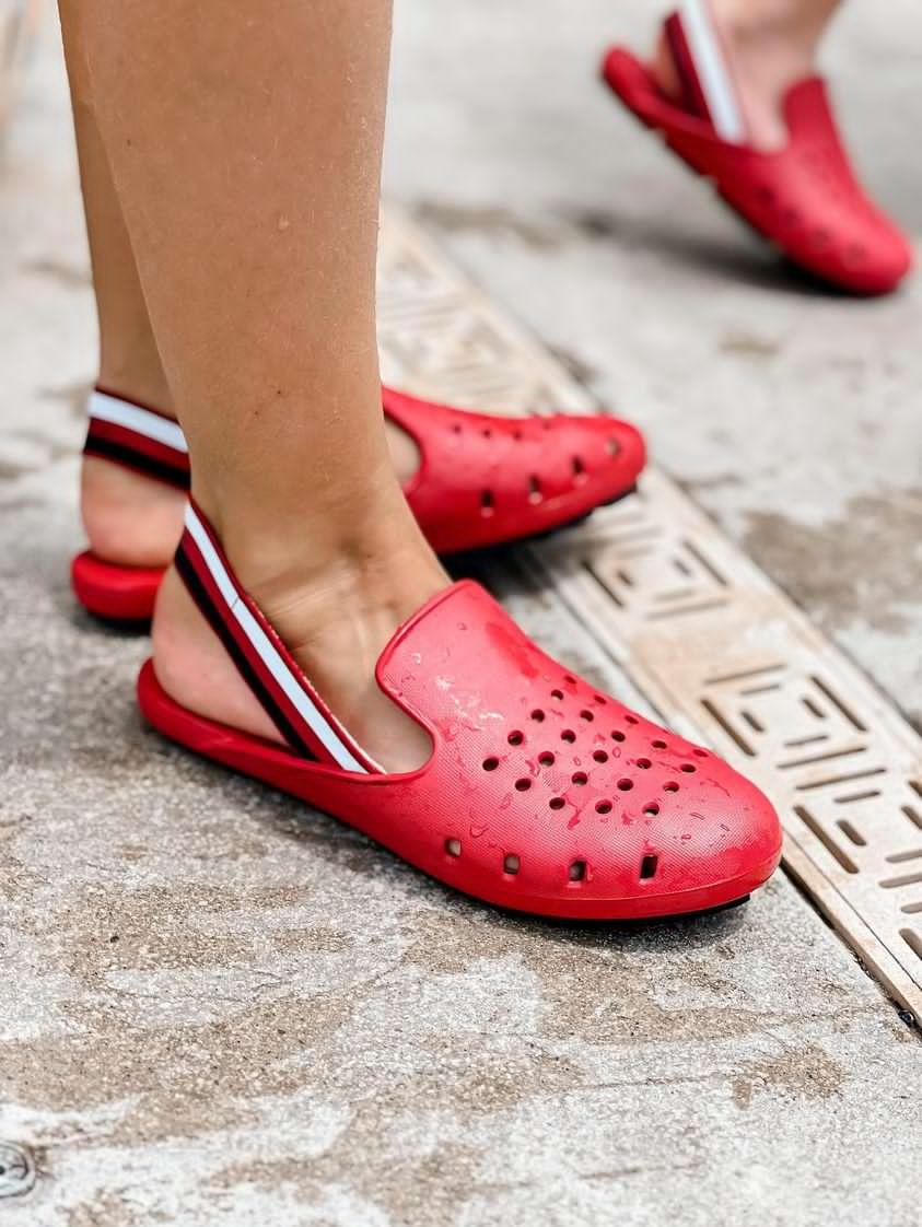 RED COLORBLOCK MULE SLINGERS